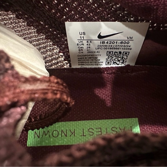 Nike Men’s Maroon Knit Athletic Shoes with Pink Midsole and White Swoosh